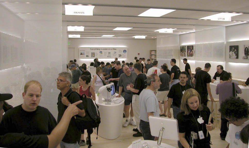 make an appointment at the apple store in roosevelt field